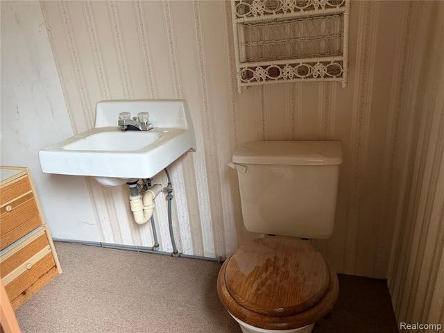 20048 Washtenaw Street, Harper Woods, MI 48225