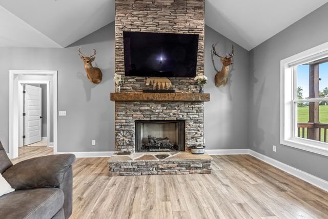 636 Raulston Falls Road, Jasper, TN 37347