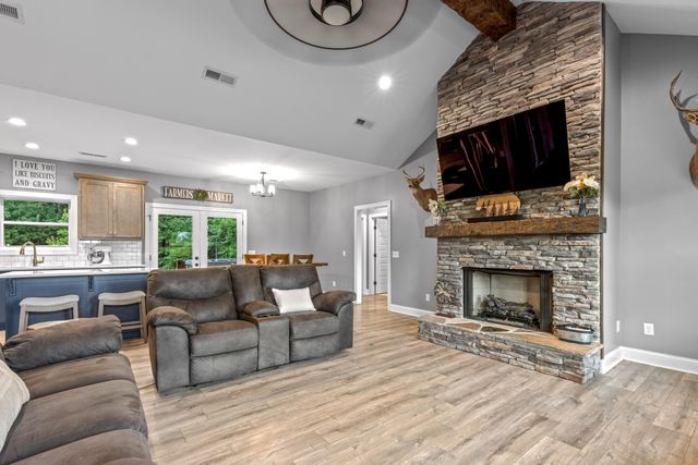 636 Raulston Falls Road, Jasper, TN 37347