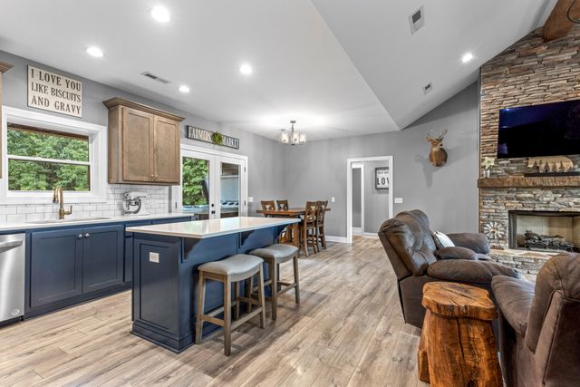 636 Raulston Falls Road, Jasper, TN 37347
