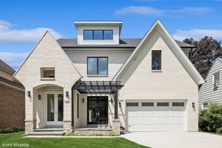 936 S Mitchell Avenue, Elmhurst, IL 60126