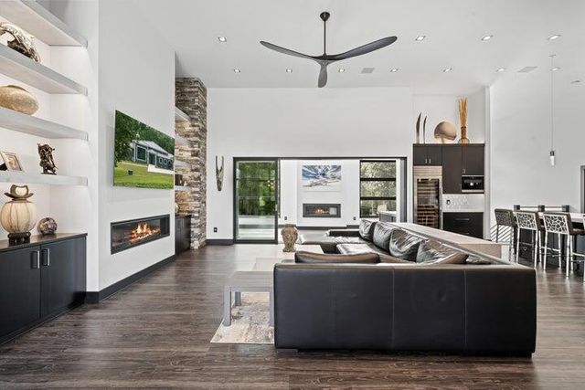 W3830 Scotch Bush ROAD, Elkhorn, WI 53121