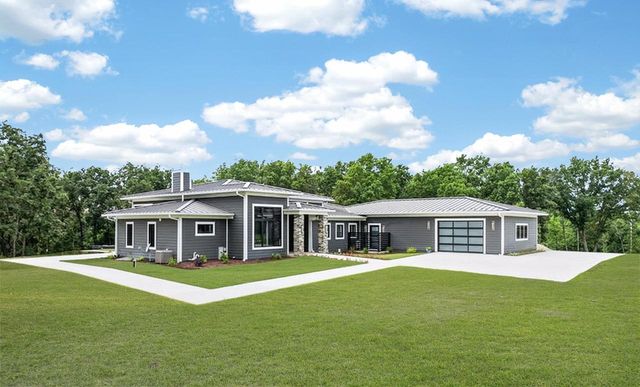 W3830 Scotch Bush ROAD, Elkhorn, WI 53121