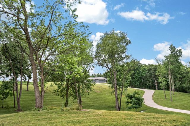 W3830 Scotch Bush ROAD, Elkhorn, WI 53121