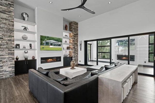 W3830 Scotch Bush ROAD, Elkhorn, WI 53121