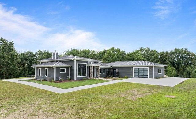 W3830 Scotch Bush ROAD, Elkhorn, WI 53121