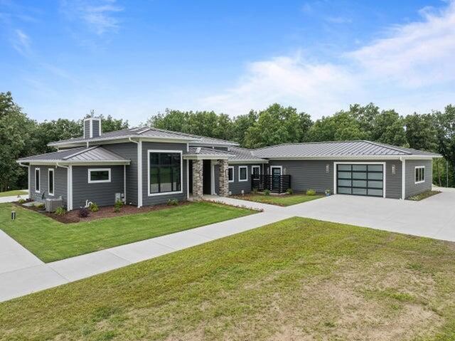 W3830 Scotch Bush ROAD, Elkhorn, WI 53121