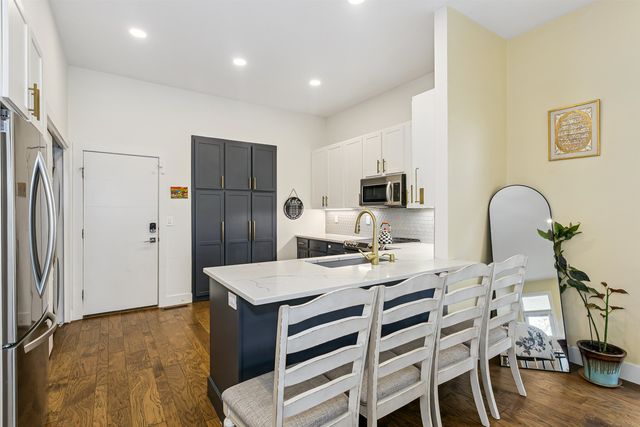 8111 E Windwood Circle, Wichita, KS 67226