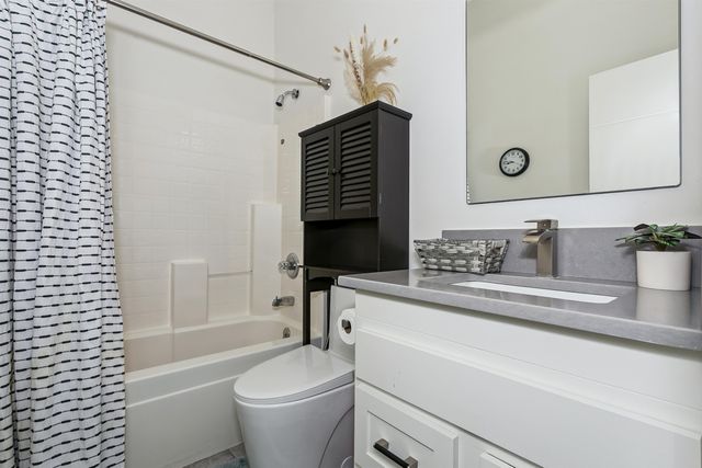 8111 E Windwood Circle, Wichita, KS 67226