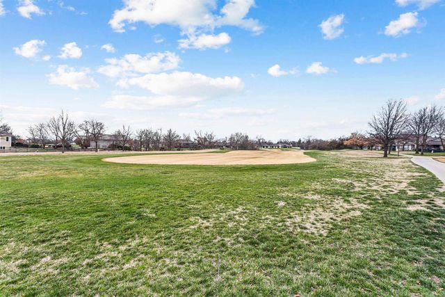 8111 E Windwood Circle, Wichita, KS 67226