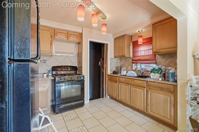 4541 Woodhall Street, Detroit, MI 48224