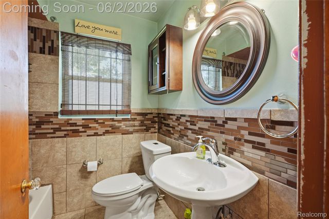 4541 Woodhall Street, Detroit, MI 48224