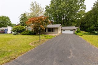 215 Burlington Drive, Manlius, NY 13104
