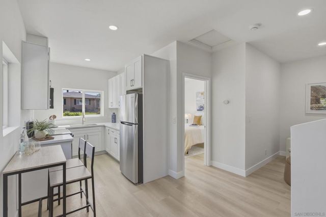 6850 Rosefield Dr, La Mesa, CA 91942