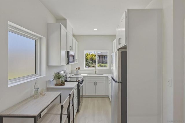 6850 Rosefield Dr, La Mesa, CA 91942