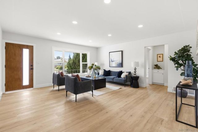 6850 Rosefield Dr, La Mesa, CA 91942