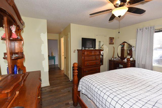 135 Dunn Hollow Dr, Fairfield Bay, AR 72088