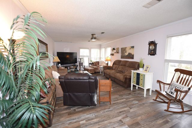 135 Dunn Hollow Dr, Fairfield Bay, AR 72088