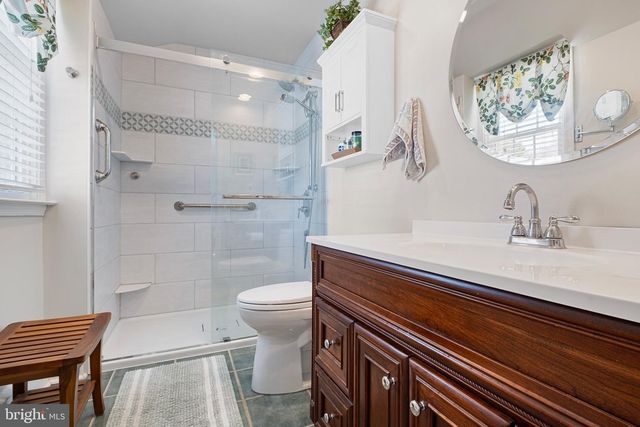 200 OAKWOOD RD, Wilmington, DE 19803