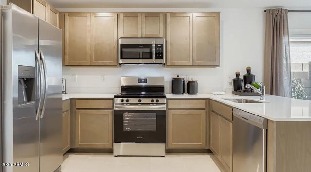 9629 W FAIRMOUNT Avenue, Phoenix, AZ 85037