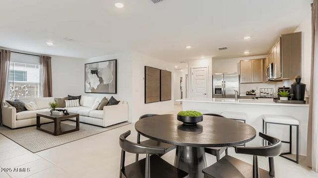 9629 W FAIRMOUNT Avenue, Phoenix, AZ 85037