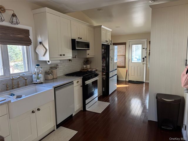 50 Wood Street, Lynbrook, NY 11563