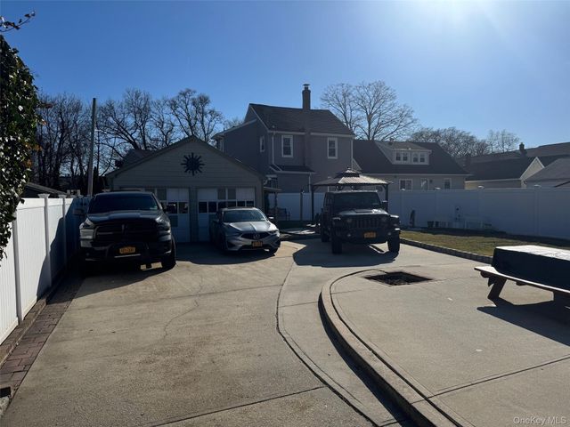 50 Wood Street, Lynbrook, NY 11563