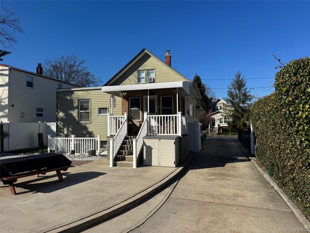50 Wood Street, Lynbrook, NY 11563