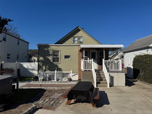 50 Wood Street, Lynbrook, NY 11563