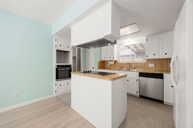 13206 Sharpbill Drive, Houston, TX 77083