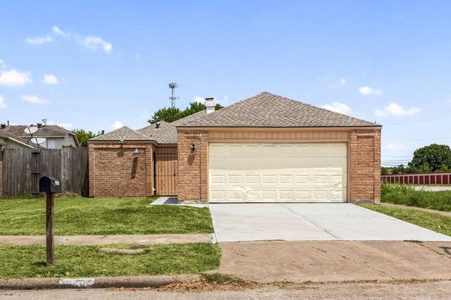 13206 Sharpbill Drive, Houston, TX 77083