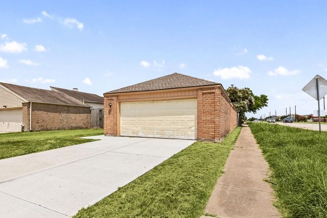 13206 Sharpbill Drive, Houston, TX 77083