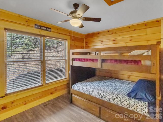 24 Hawthorn Road, Maggie Valley, NC 28785