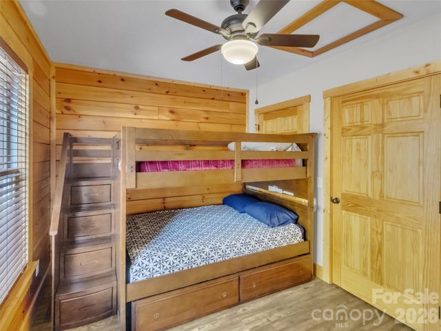 24 Hawthorn Road, Maggie Valley, NC 28785