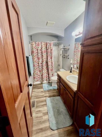 445 N Jenny Ave Avenue, Tea, SD 57064