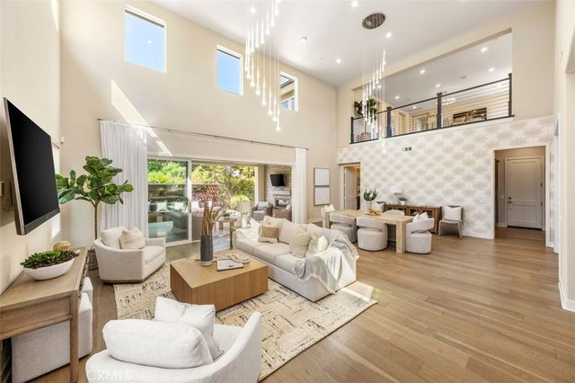 88 Iluna, Irvine, CA 92618