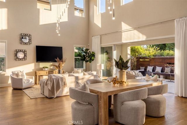 88 Iluna, Irvine, CA 92618