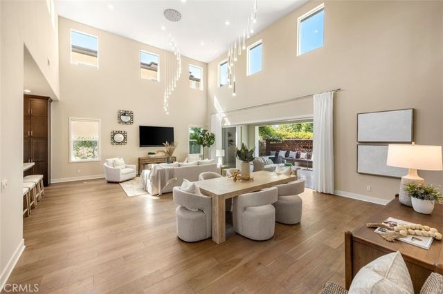 88 Iluna, Irvine, CA 92618