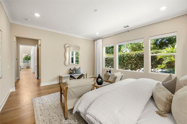 88 Iluna, Irvine, CA 92618