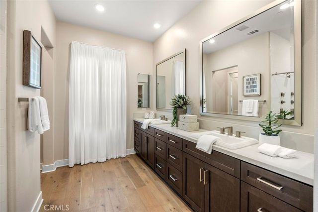 88 Iluna, Irvine, CA 92618