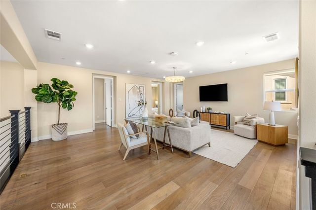 88 Iluna, Irvine, CA 92618
