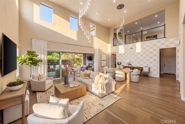 88 Iluna, Irvine, CA 92618
