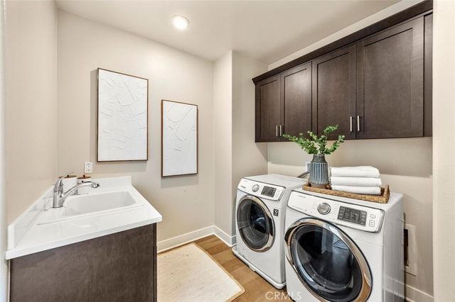 88 Iluna, Irvine, CA 92618