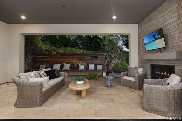 88 Iluna, Irvine, CA 92618