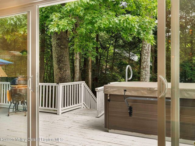 5 Streamside Terrace, Woodstock, NY 12498