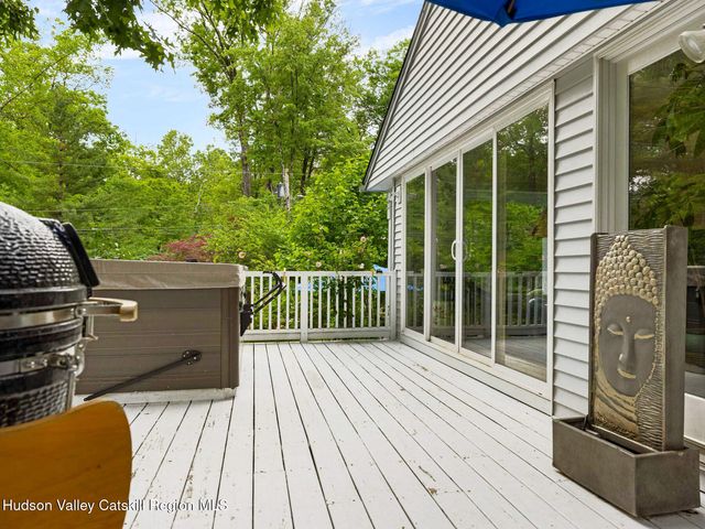 5 Streamside Terrace, Woodstock, NY 12498