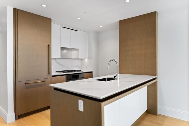 380 Harrison Ave 1115, Boston, MA 02118
