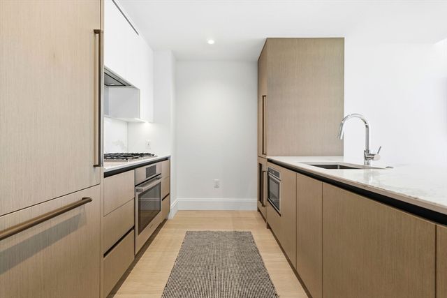 380 Harrison Ave 1115, Boston, MA 02118