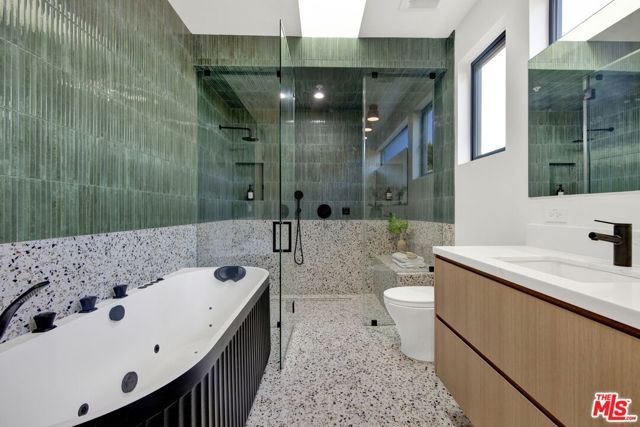 12488 Rubens Avenue, Los Angeles, CA 90066