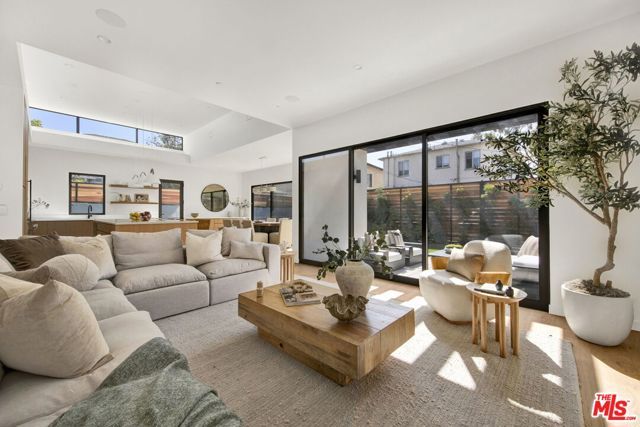 12488 Rubens Avenue, Los Angeles, CA 90066
